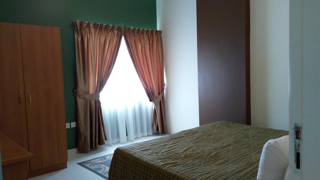 Royal Crown Suites Schardscha Exterior foto
