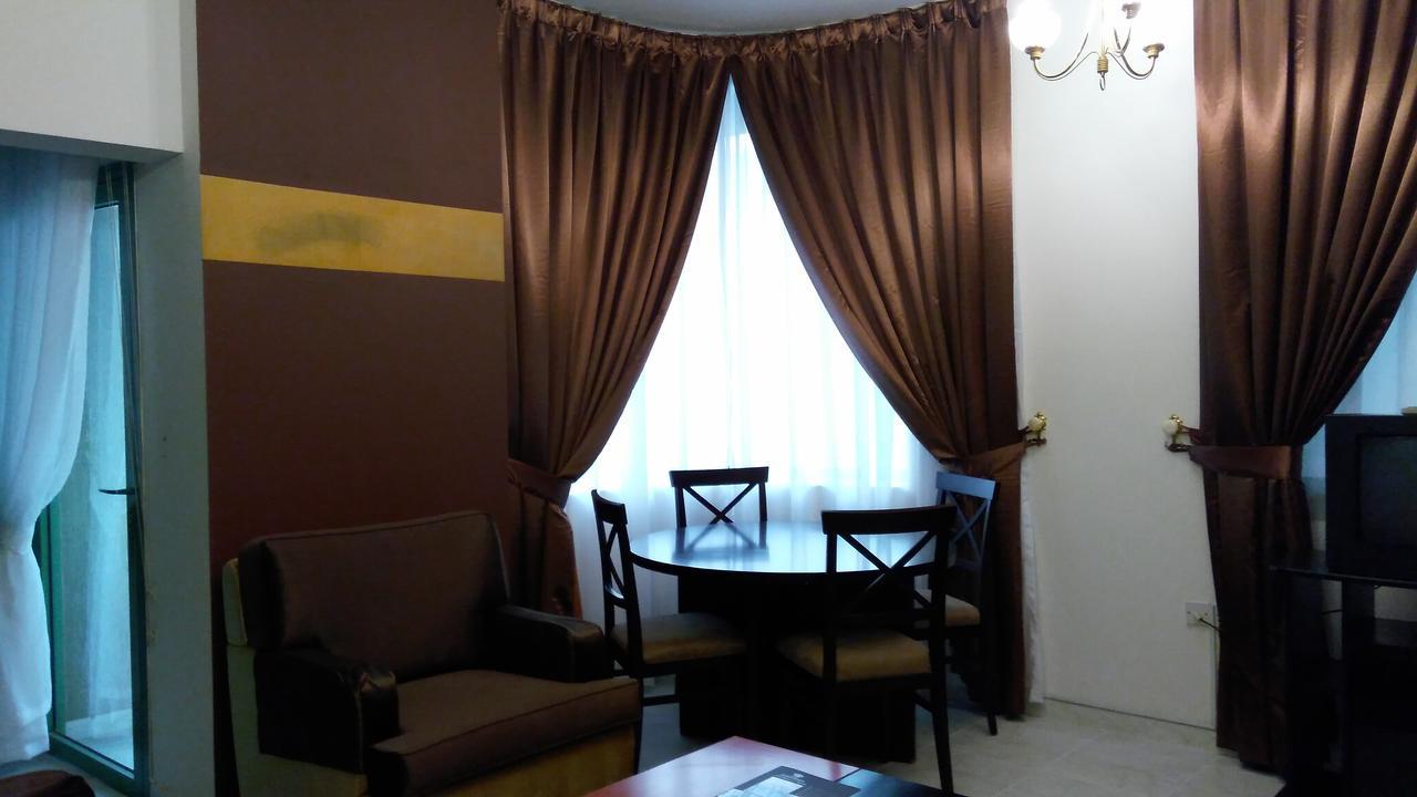 Royal Crown Suites Schardscha Exterior foto